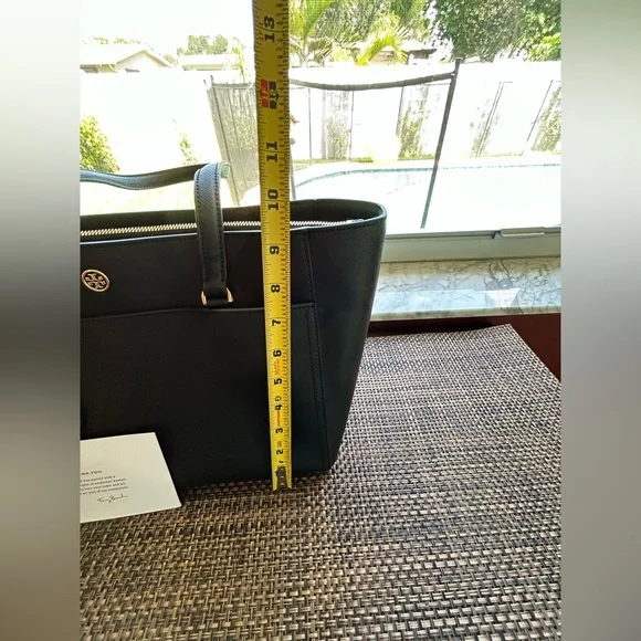 Tory Burch Small Robinson Tote - Picture 10 of 12